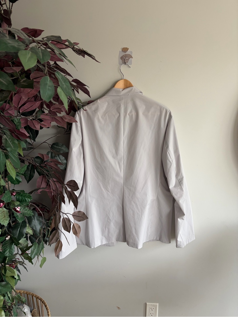 enTHREAD Light Beige Jacket - Picture 4 of 4